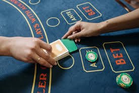 Q22 Game ငွေသွင်းထုတ် Wave Money KBZPay AYA Pay မြန်မာ ဘဏ်လုပ်ငန်း မြင်ကွင်း